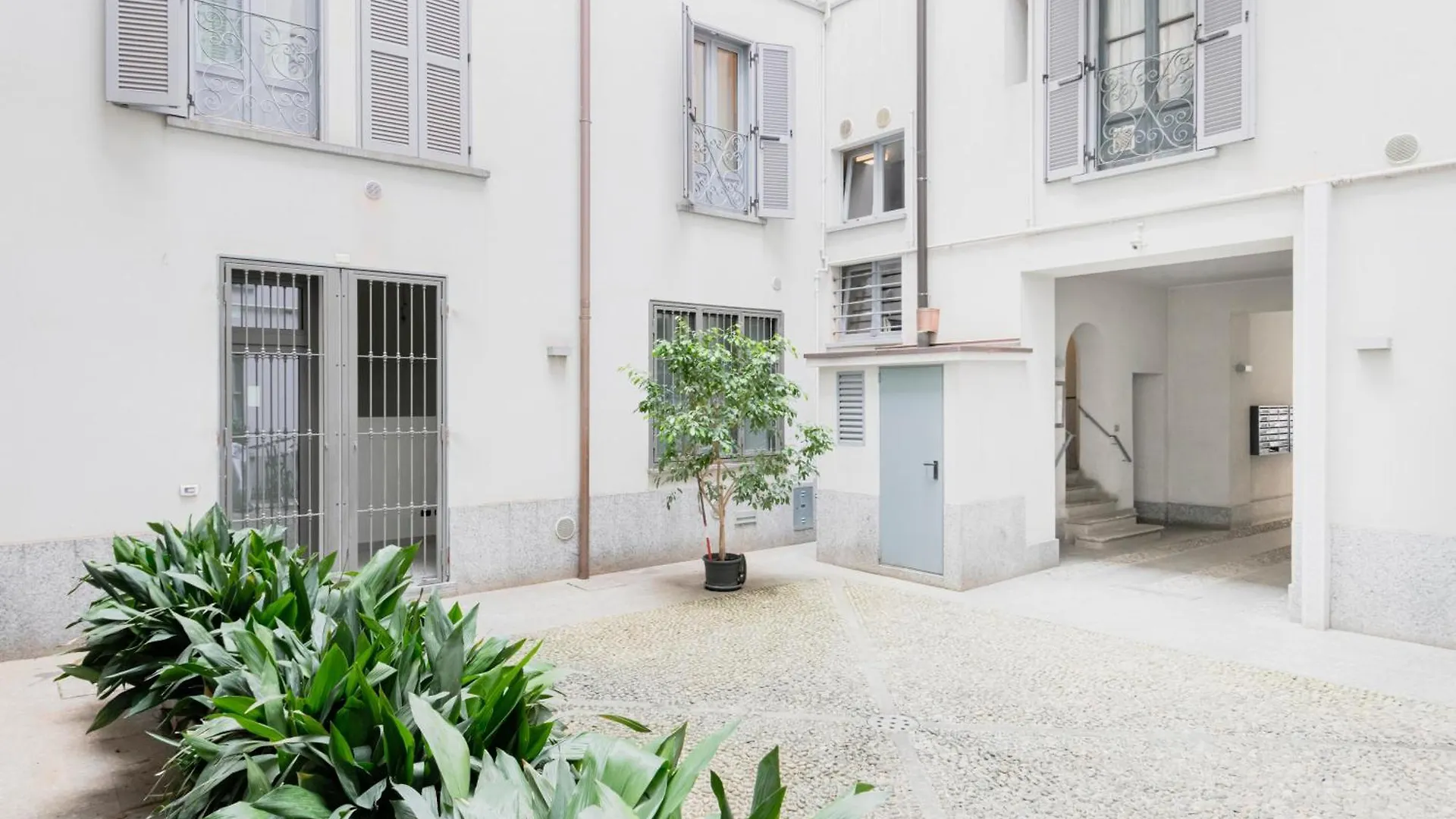 Apartment Easylife - Appartamento Elegante Moderno E Accogliente - La Tua Oasi In Citta Milan